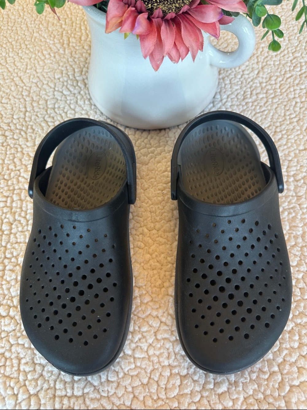 CROCS LiteRide Black Clogs Sz 8 - Picture 4 of 13